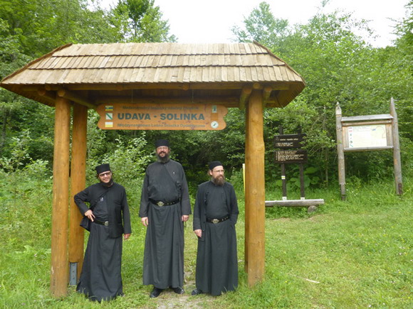Srbskí mnísi v krypte