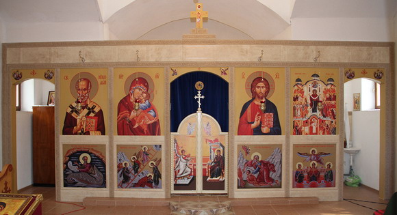 Posviacka ikonostasu v pravoslávnom chráme v Hostoviciach