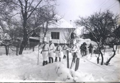 1986 Betlehemci v pozadí Olenoƒinov dom (II.)